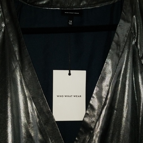 ⭕5/$25⭕New! WhoWhatWear Metallic Wrap Blouse - Picture 6 of 8